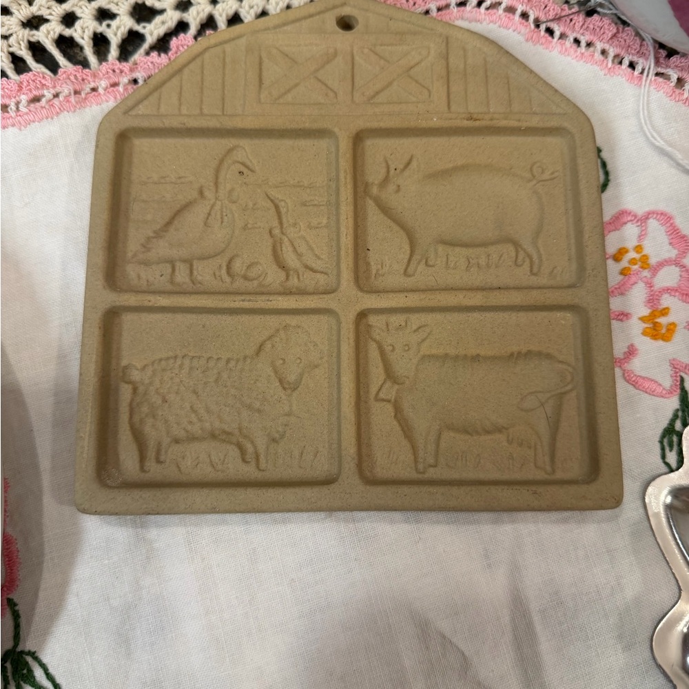 Farm Animal Stoneware Trivet - Beige